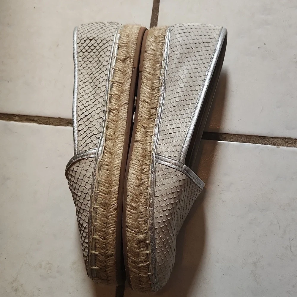 Johnston & Murphy Shoes Womens Size 6.5 Grey Suede Jaden Espadrilles Scale Jute